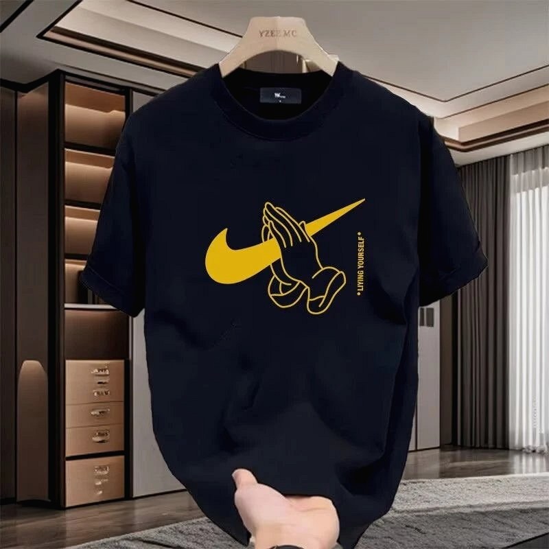 Nike Black Graphic Tee Review: The Shoulder Seam, Not the Size Tag, Decides This Loose Cut